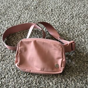 Lululemon belt bag light pink